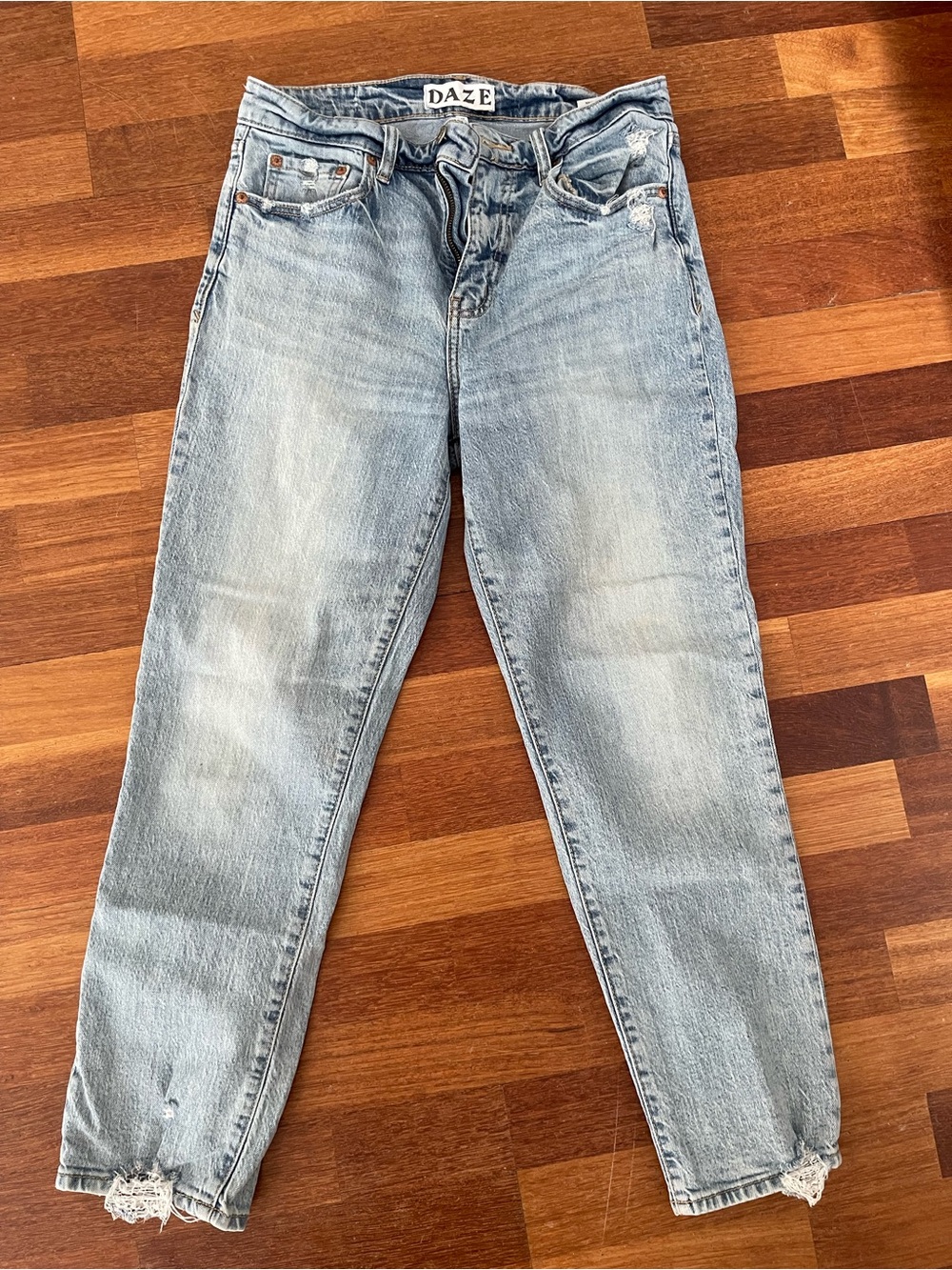DAZE Light Wash Mid-Rise Straight Jeans
